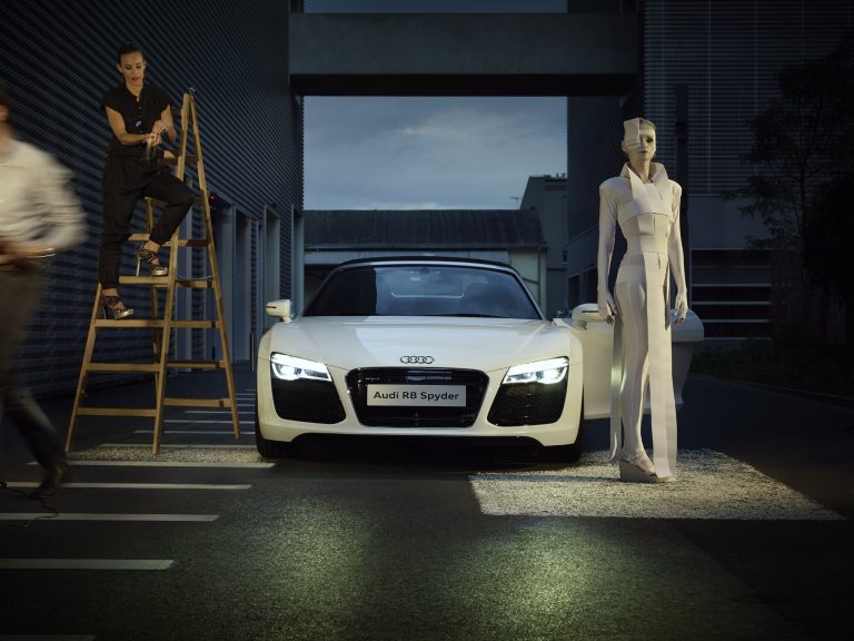 Audi R8 Spyder magazine ad - car with female models
